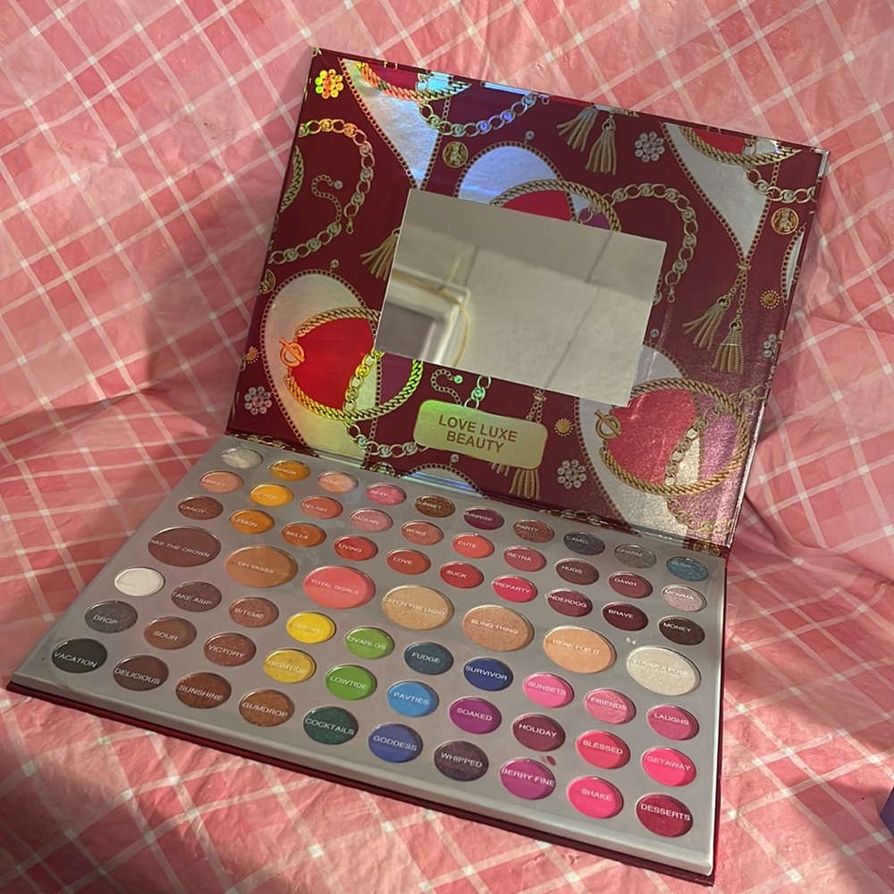 🎈SALE🎈🎀#55.MAKEUP XXL67-COLOR RED EYESHADOW PALETTE🎀